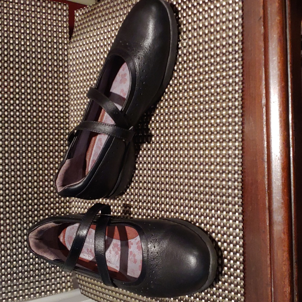 Ladies Aravon black casual flat shoes, size 10 B